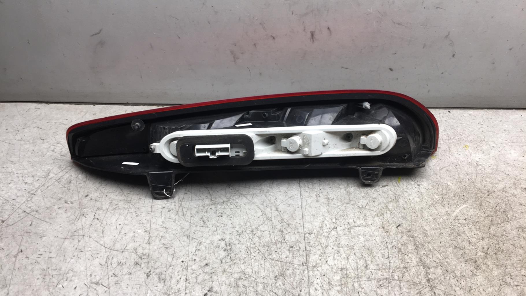 Fanale posteriore principale sinistro (luci) FORD FOCUS 2 PHASE 2 BREAK  - 1
