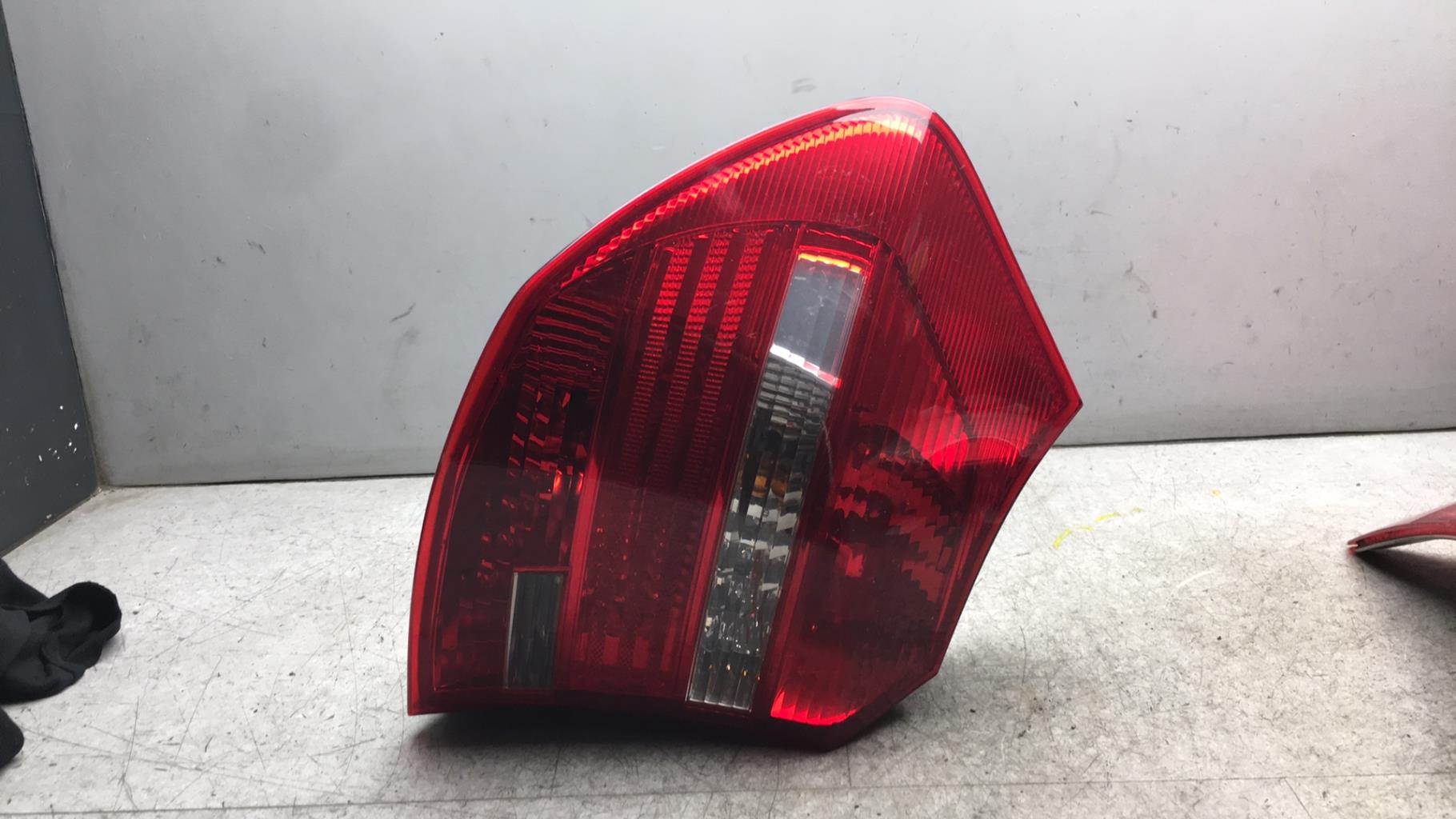 Fanale posteriore principale sinistro (luci) BMW SERIE 1 E87 PHASE 2 Diésel - 1