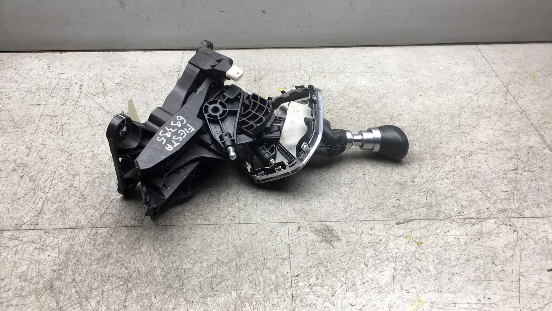 Levier de vitesses FORD FIESTA 7 PHASE 1 Diesel - 1