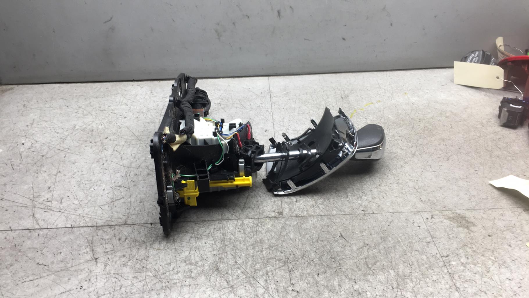 Levier de vitesses RENAULT MEGANE 3 PHASE 2 Diesel - 1