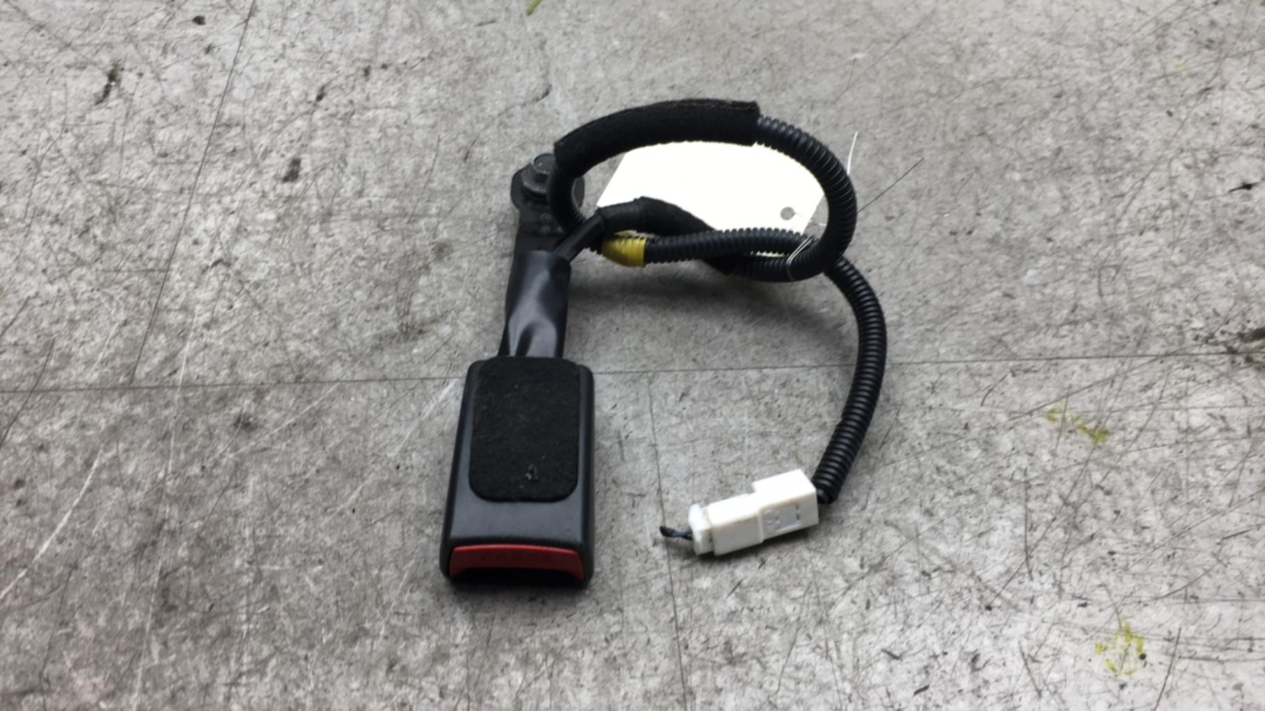 Aggancio cintura sicurezza anteriore destro KIA PRO-CEED 2 PHASE 1 COUPE Diésel - 1