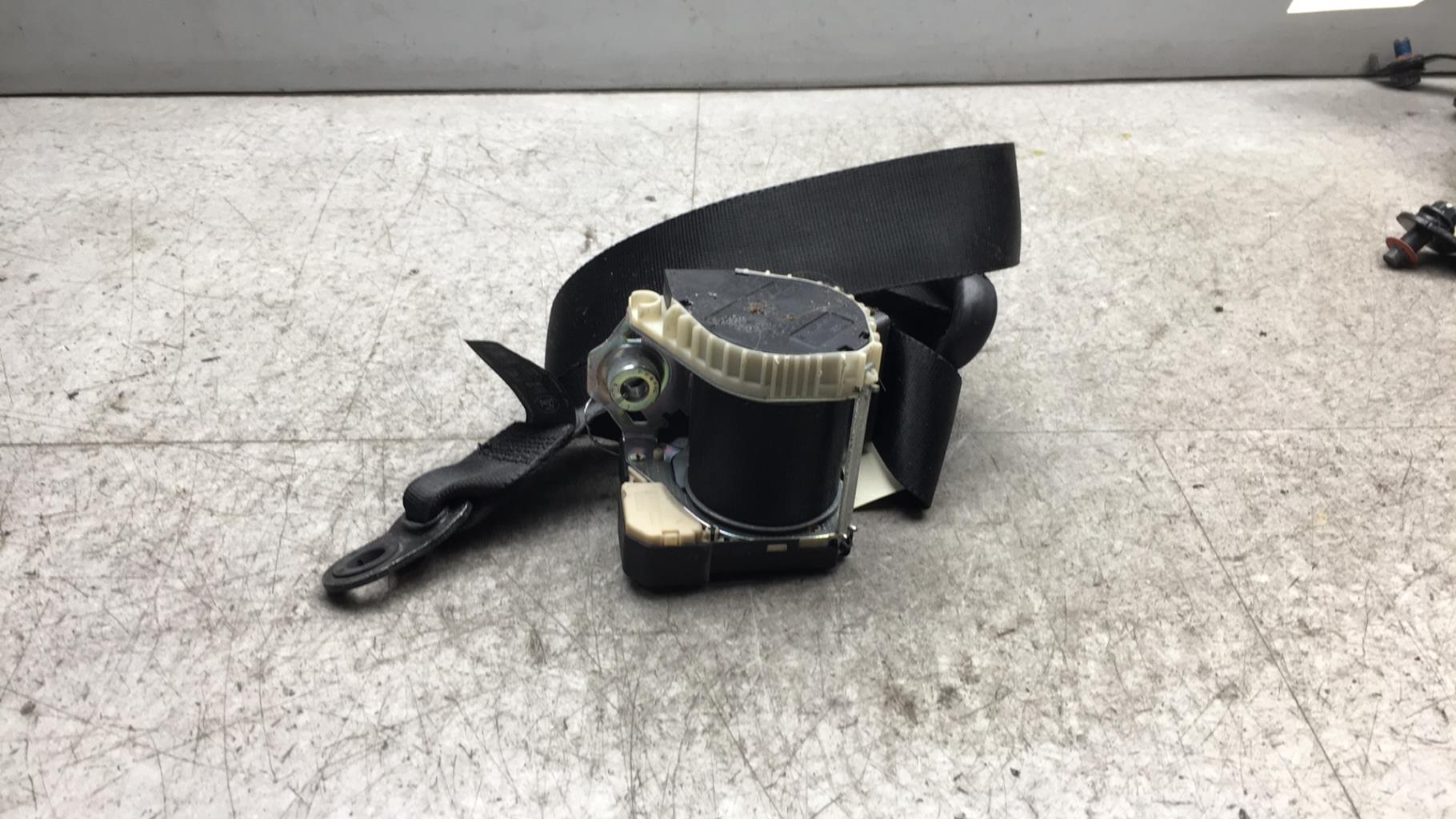 Ceinture avant droit FORD FOCUS 2 PHASE 2 BREAK  - 1