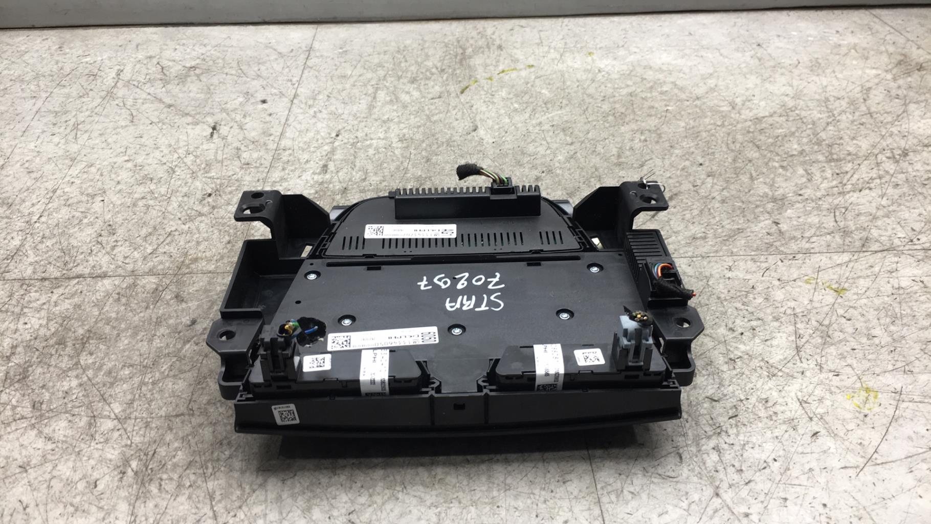 Commande autoradio OPEL ASTRA J GTC Diesel - 1