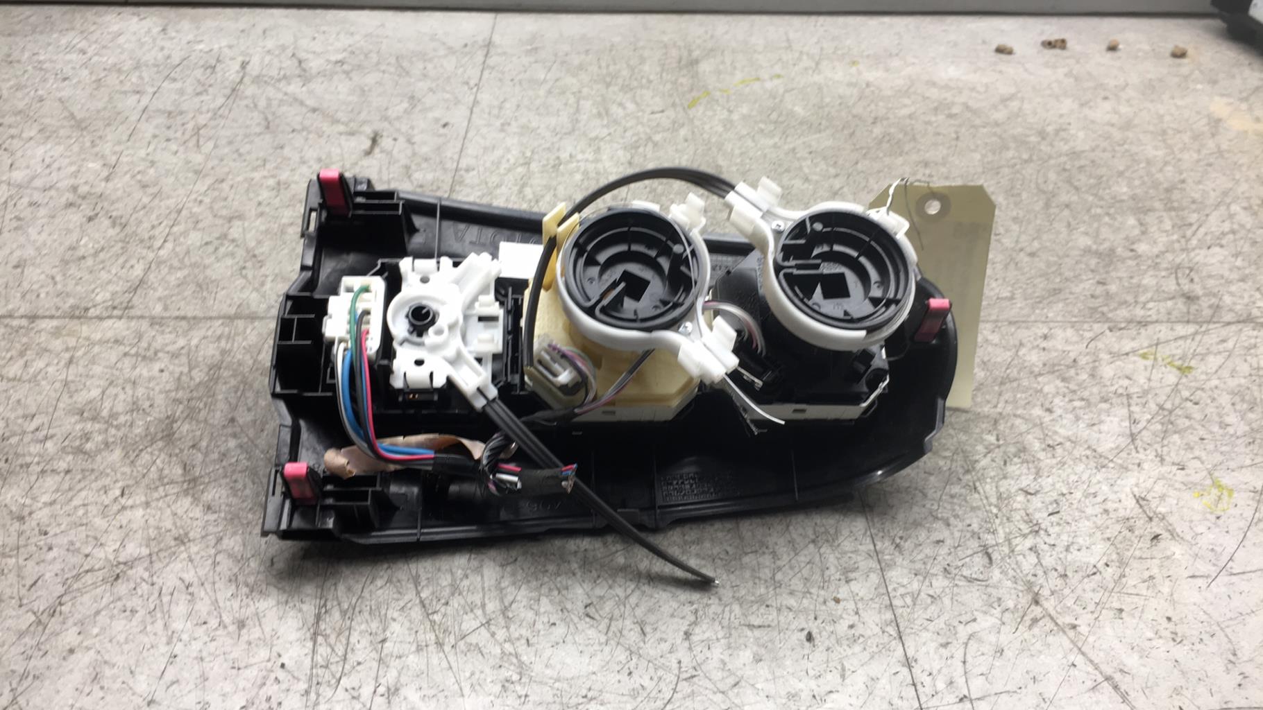 Commande chauffage TOYOTA YARIS 2 PHASE 2 Essence - 1