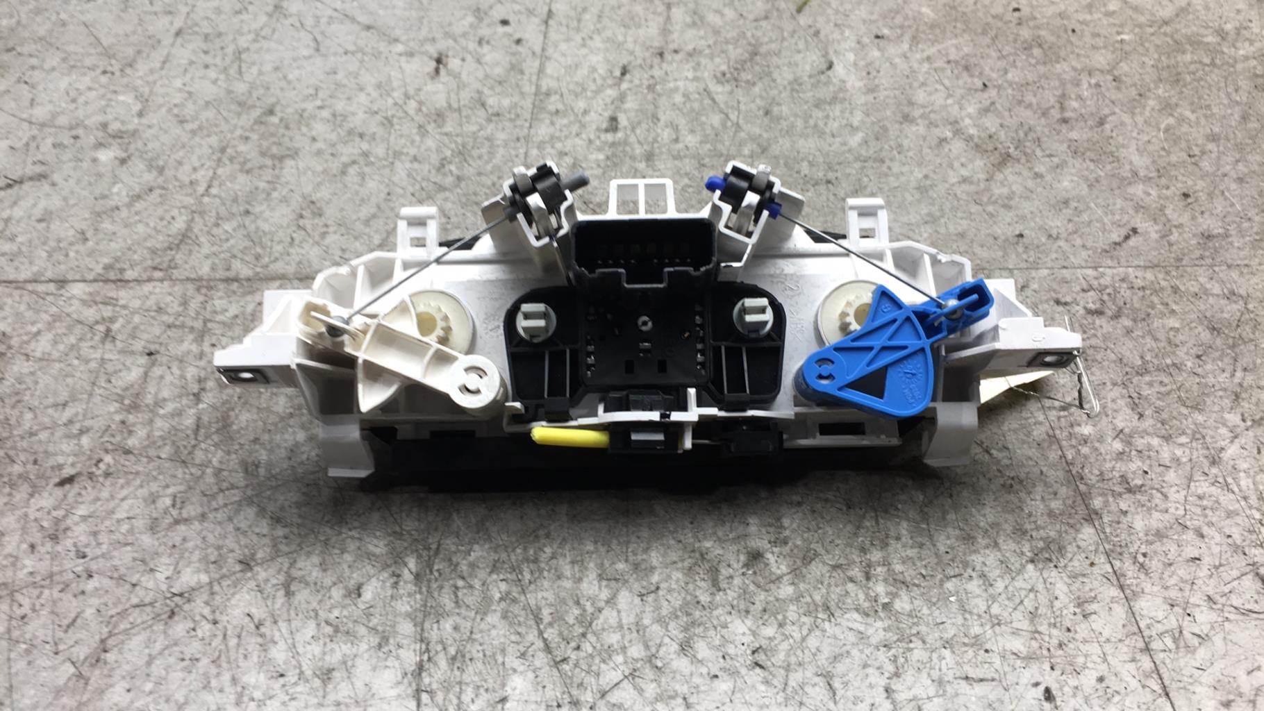 Commande chauffage RENAULT TWINGO 2 PHASE 2 Essence - 1