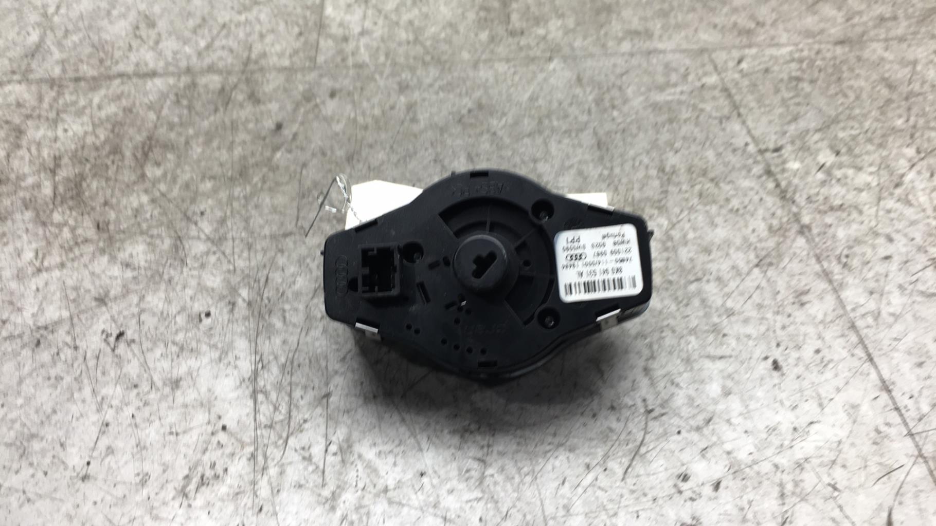 Commande de phare AUDI A4 3 AVANT PHASE 1 BREAK  - 1
