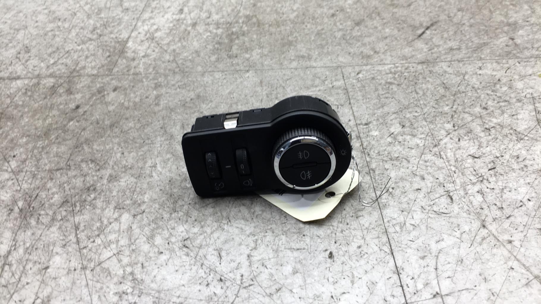 Commande de phare OPEL ASTRA J GTC Diesel - 1