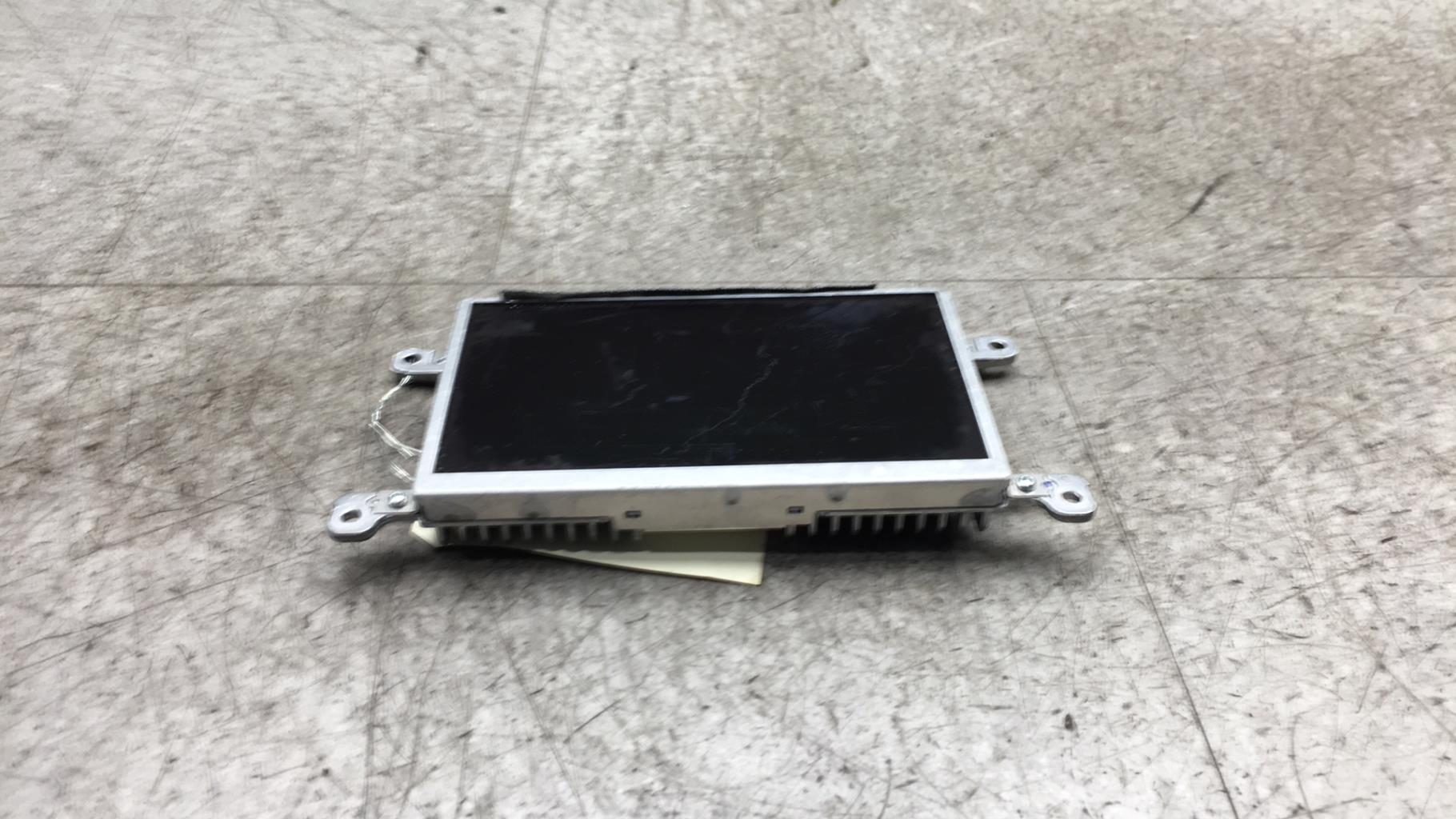 Ecran GPS AUDI A4 3 AVANT PHASE 1 BREAK  - 1