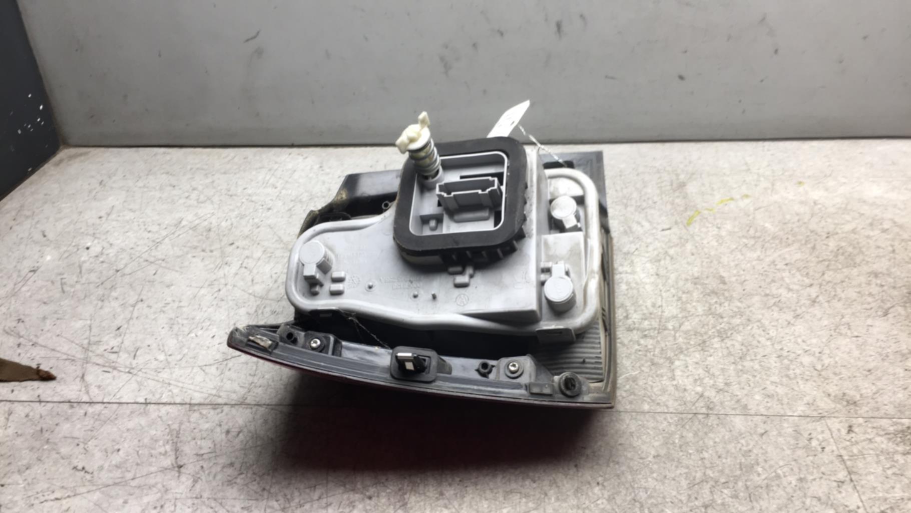Fanale posteriore principale destro (luci) VOLKSWAGEN POLO 5 PHASE 1 Diésel - 1