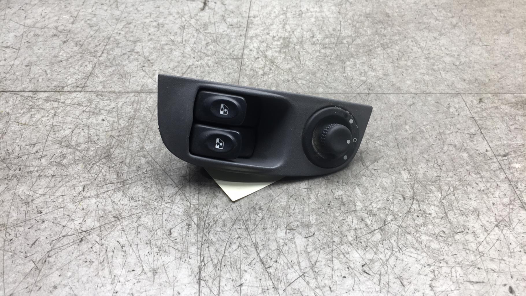Interruttore lavacristalli anteriore sinistro RENAULT MEGANE 1 PHASE 2 Gasolina - 1