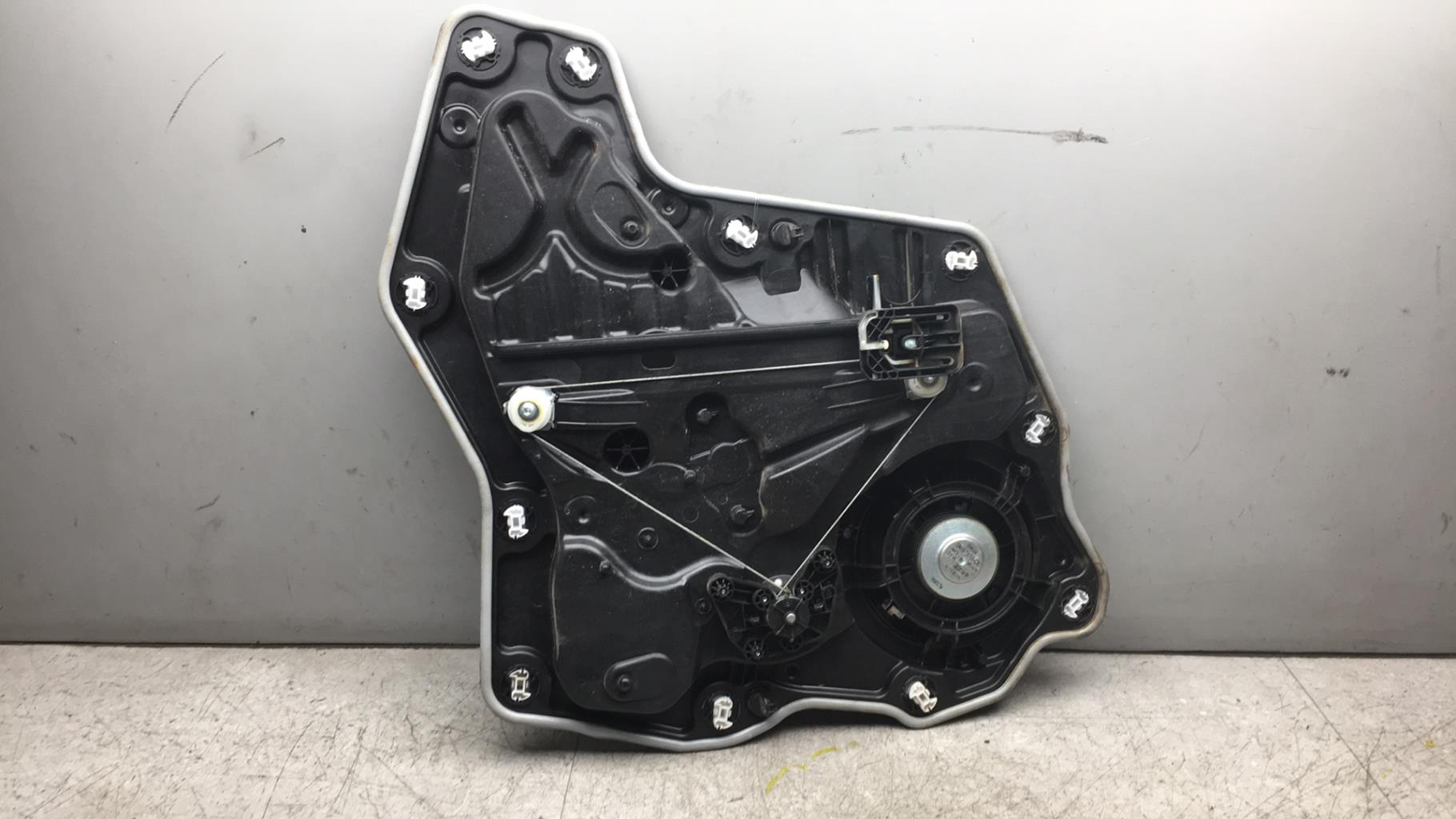 Alzacristalli manuale posteriore destro FORD FIESTA 7 PHASE 1 Diésel - 1