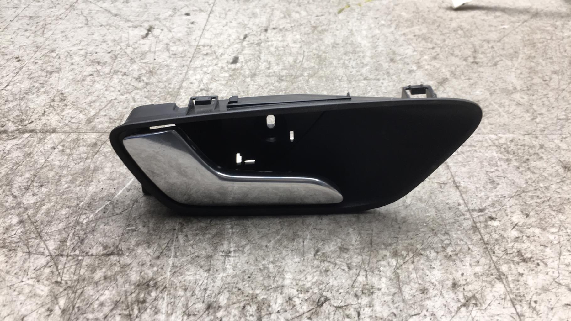Maniglia interna posteriore destra FORD FIESTA 7 PHASE 1 Diésel - 1