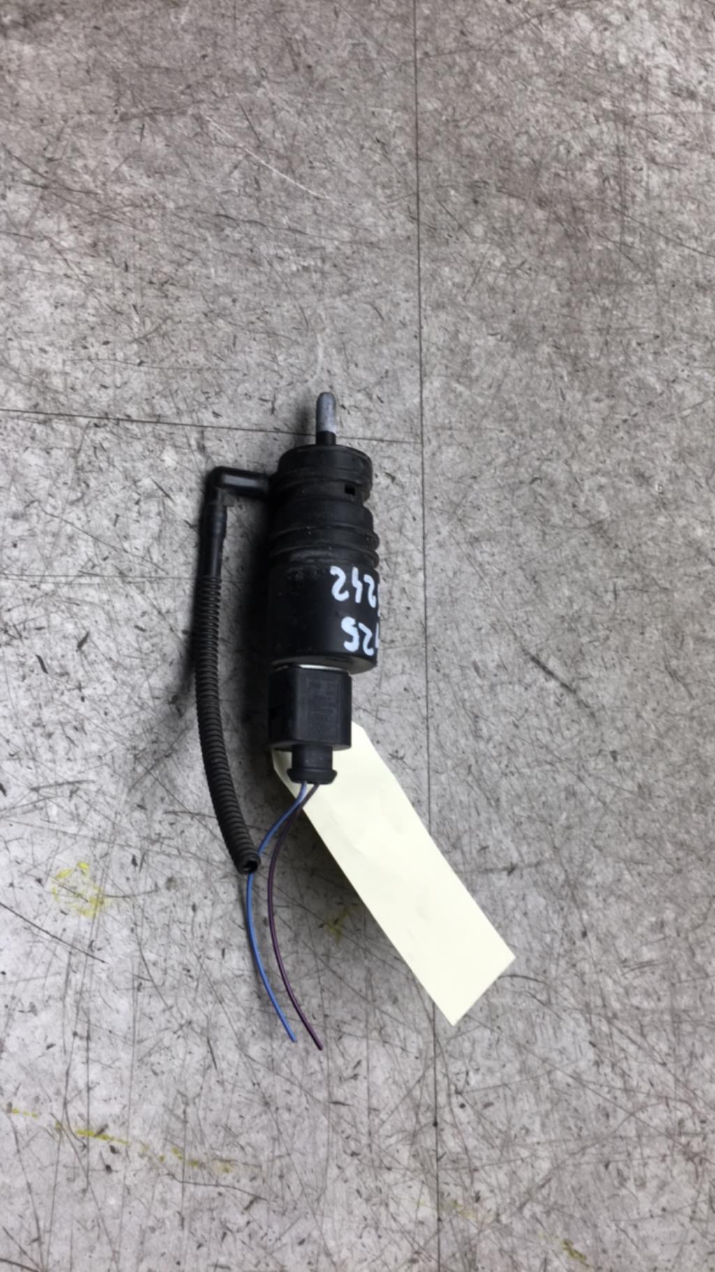 Pompe lave glace avant AUDI A4 2 PHASE 1 Diesel - 1