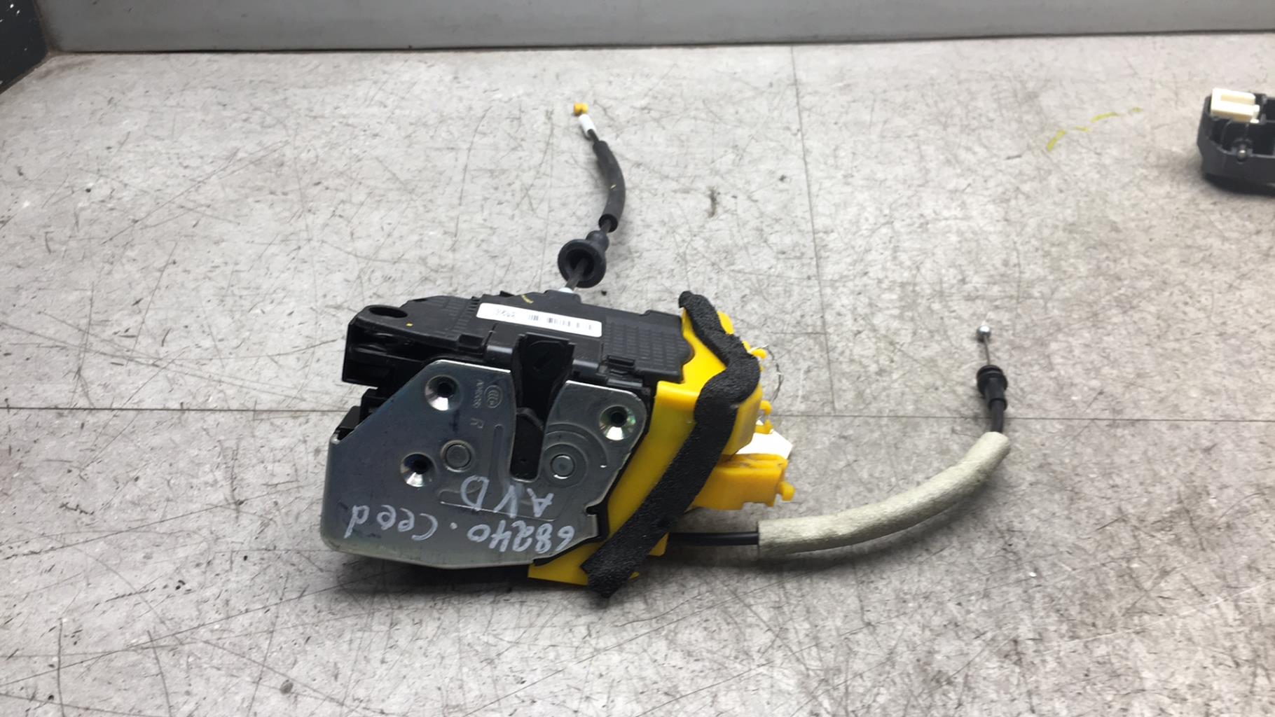Serrure avant droit KIA CEE-D 2 PHASE 2 Diesel - 1