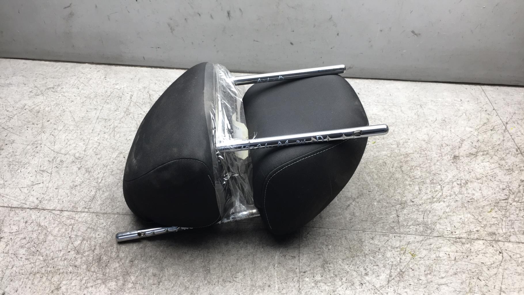 Appui tete avant AUDI A1 1 PHASE 1 Diesel - 1