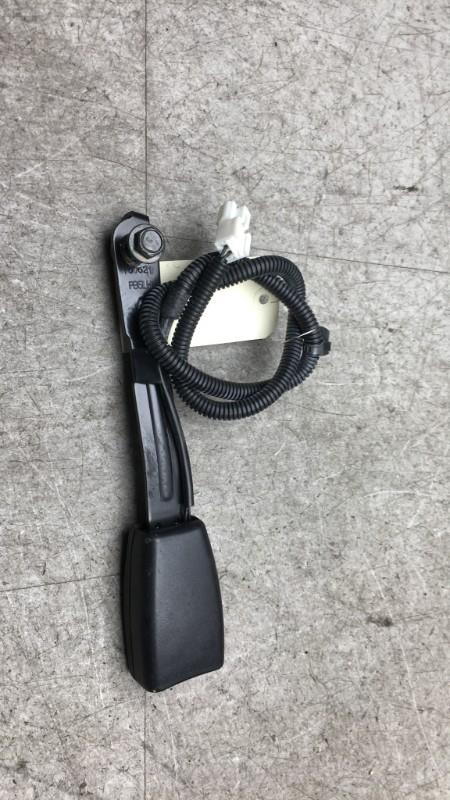 Aggancio cintura sicurezza anteriore sinistro HYUNDAI I 20 1 PHASE 1  - 1