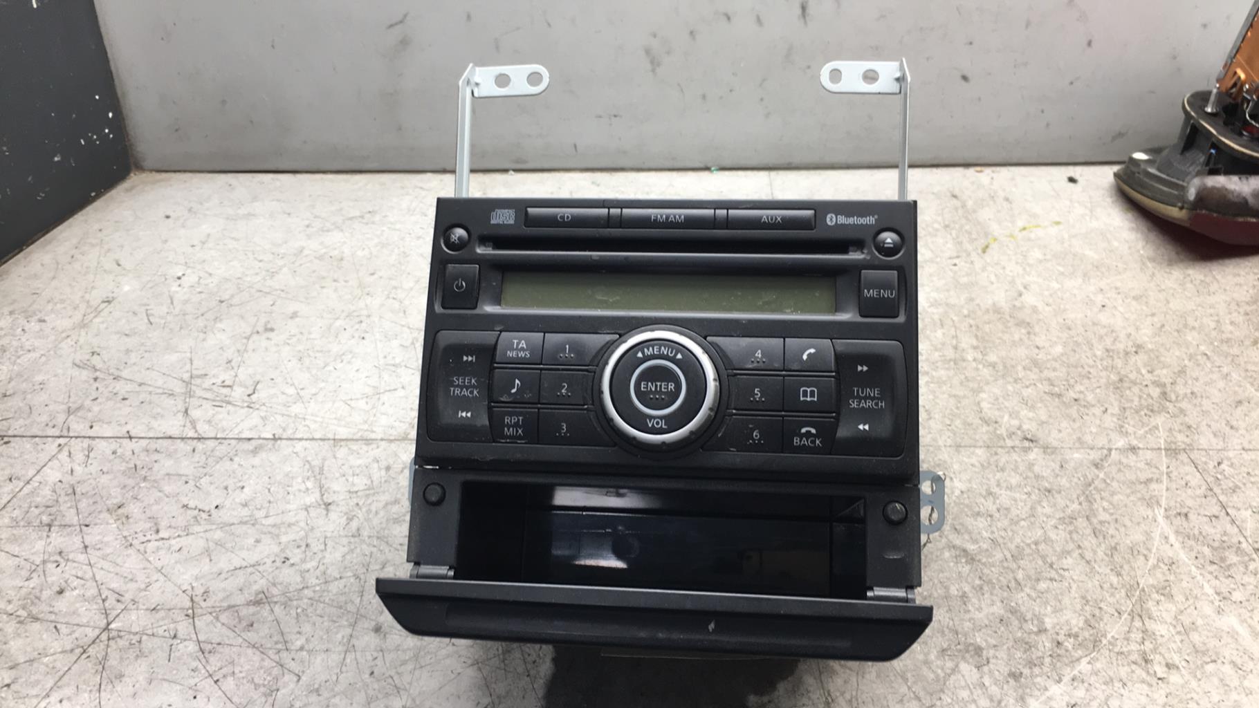 Autoradio originale NISSAN X-TRAIL 2 PHASE 1 Diésel - 1