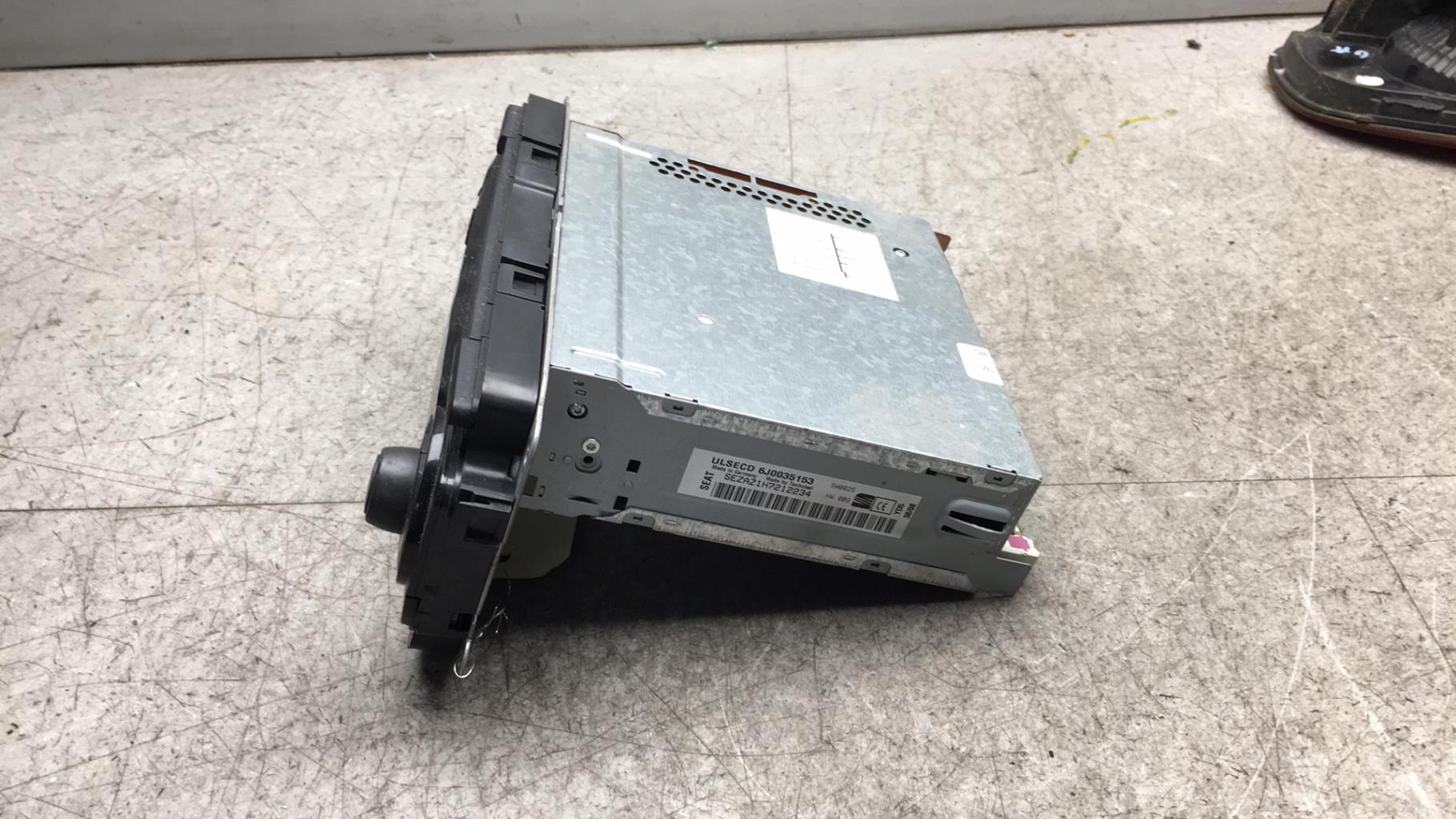 Autoradio SEAT IBIZA 4 PHASE 1 COUPE  - 1