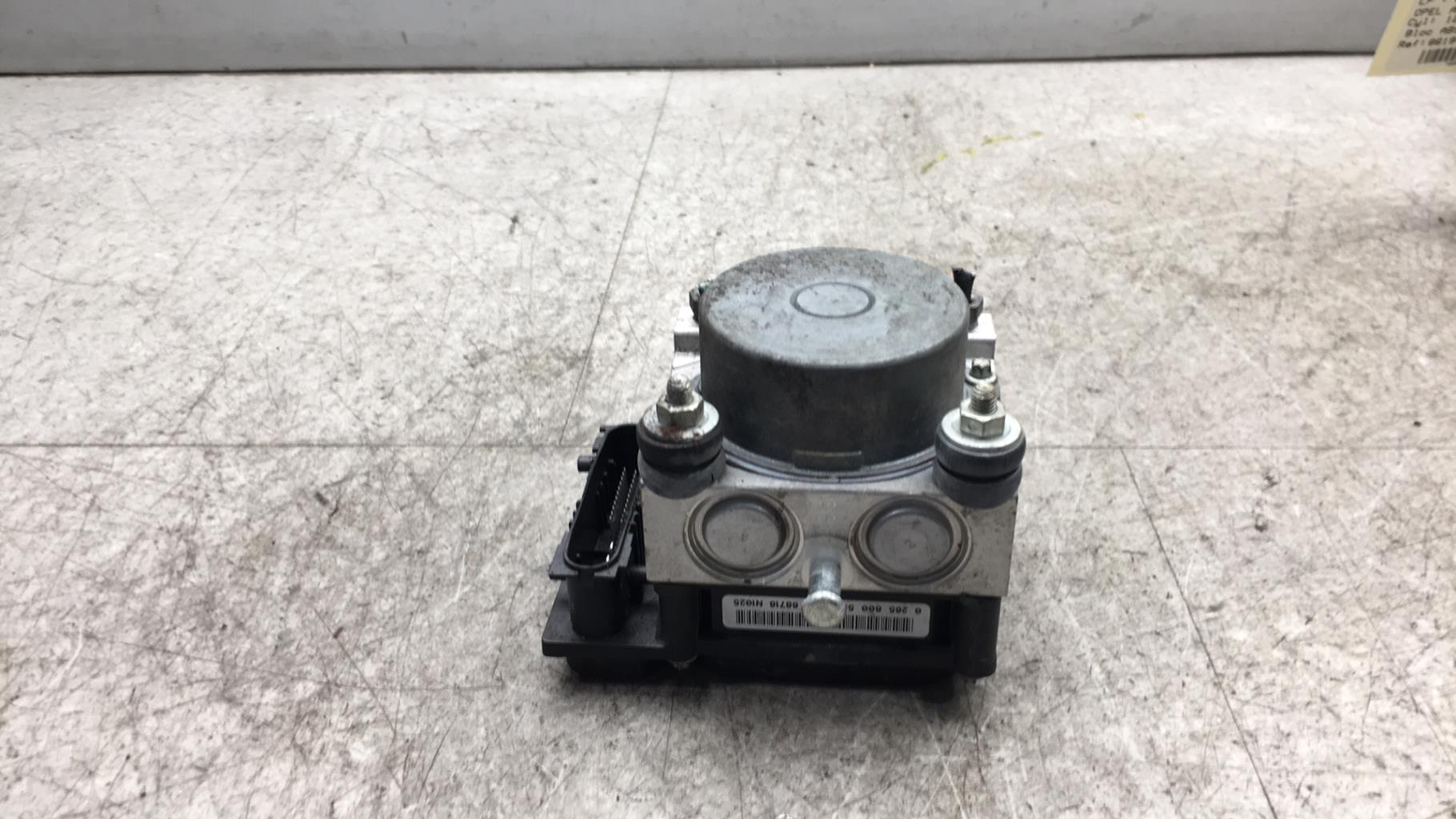 Bloc ABS (freins anti-blocage) RENAULT CLIO 3 PHASE 2 Essence - 1