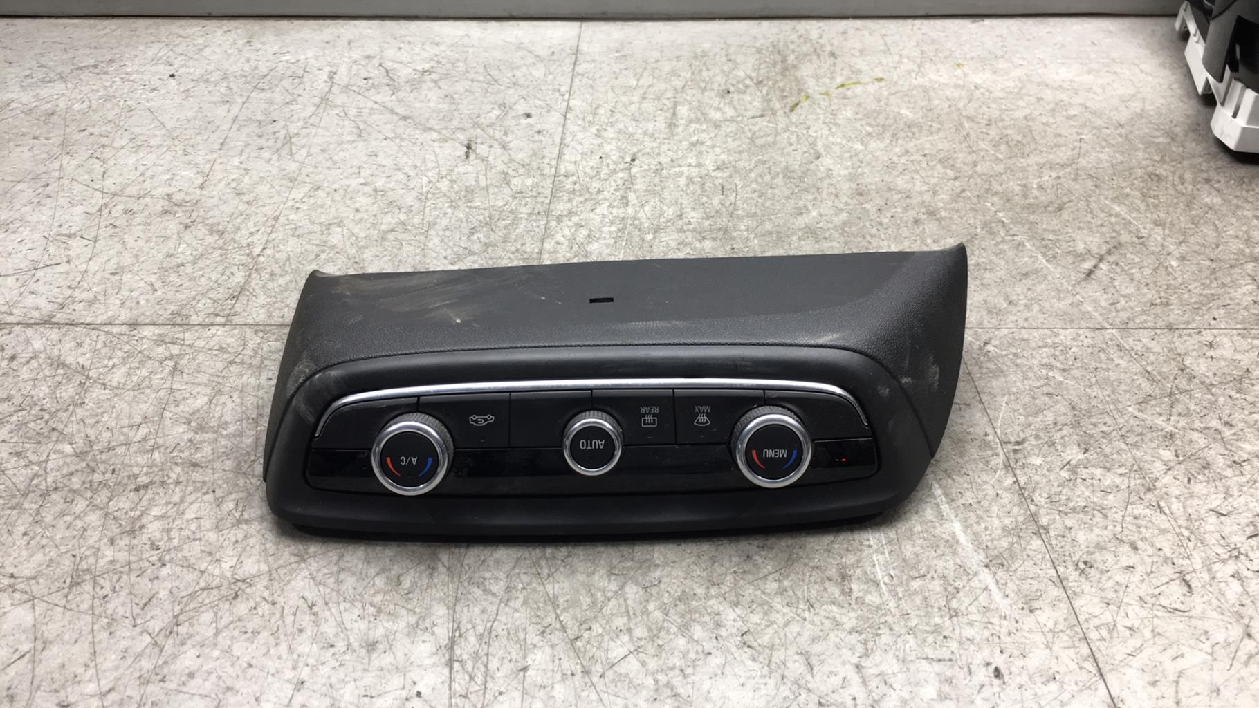 Commande chauffage OPEL CROSSLAND X Diesel - 1