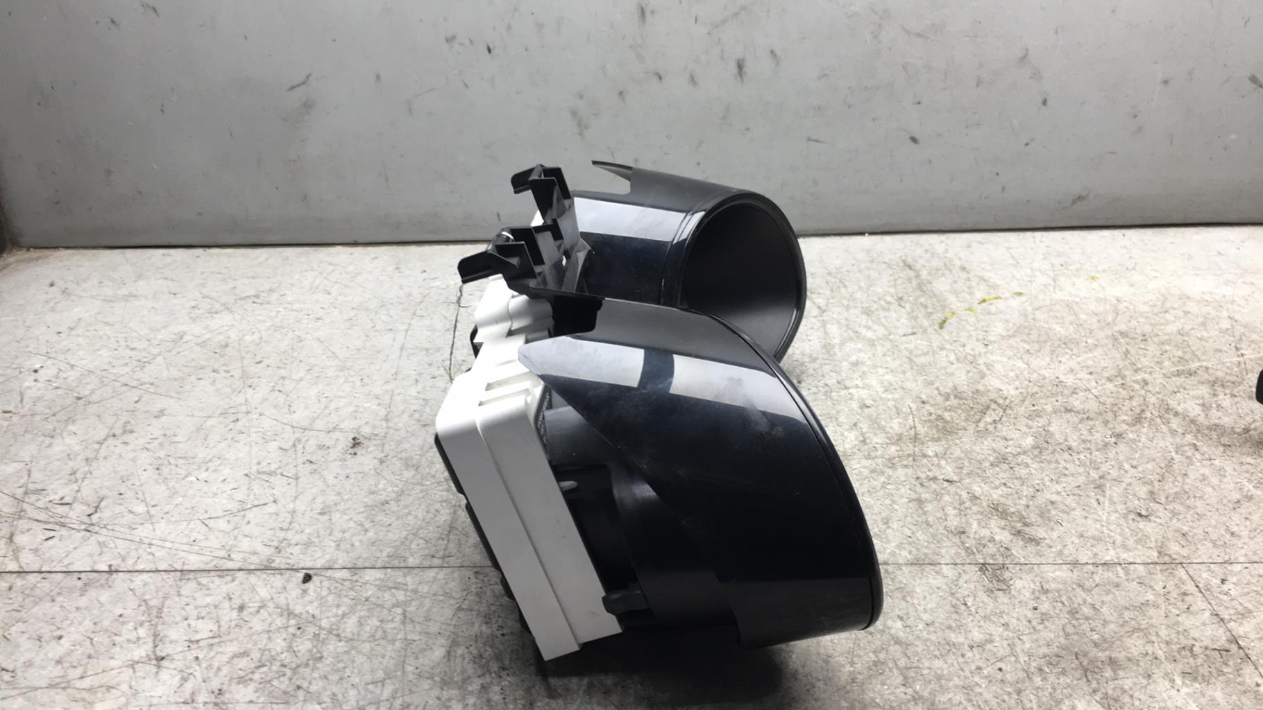 Compteur RENAULT CLIO 4 PHASE 1  - 1