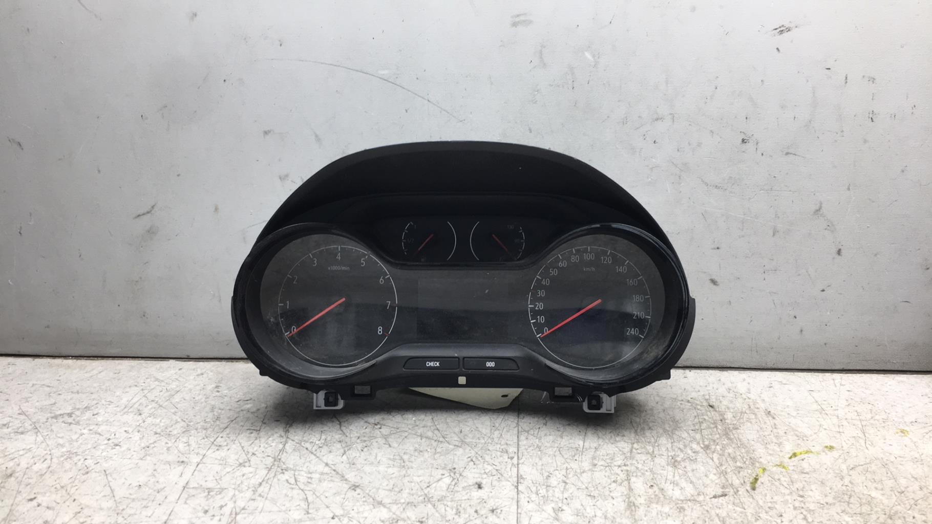 Compteur OPEL CROSSLAND X Diesel - 1