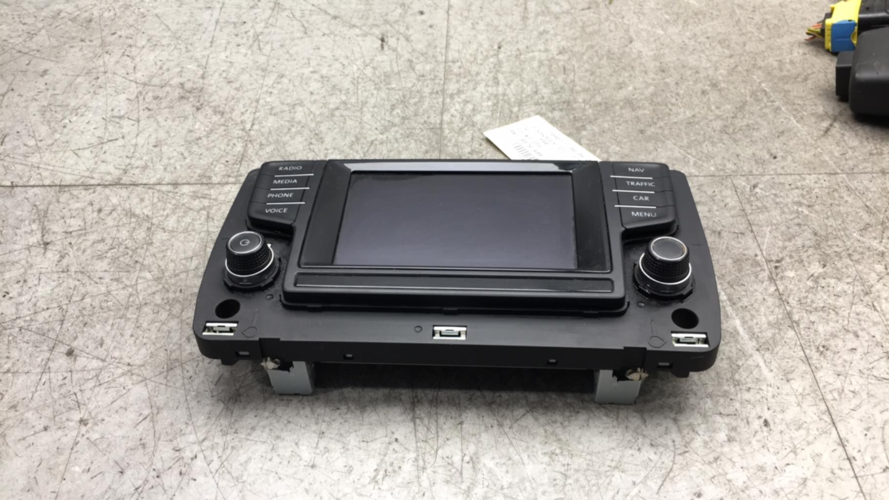 Ecran GPS VOLKSWAGEN GOLF 7 PHASE 1 Diesel - 1