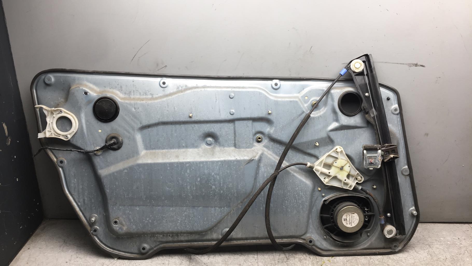 Alzacristalli elettrico anteriore destro SEAT IBIZA 3 PHASE 1 Diésel - 1