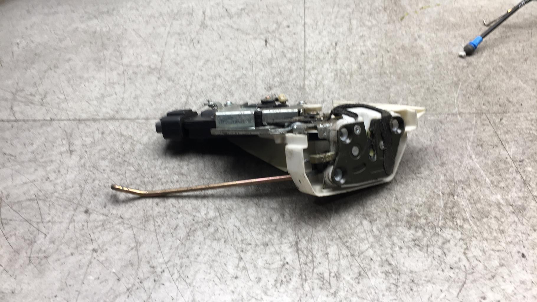 Serratura posteriore destra OPEL AGILA A  - 1