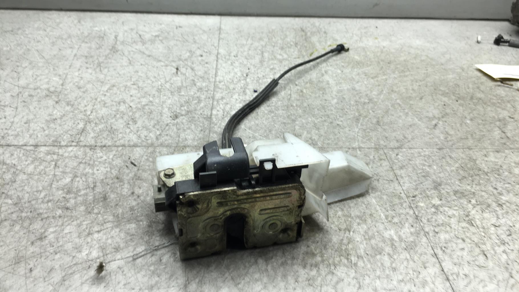 Serratura posteriore sinistra RENAULT CLIO 2 PHASE 1 Gasolina - 1