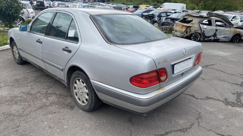Calandre MERCEDES CLASSE E 210 PHASE 2  - 1