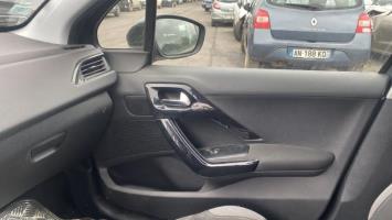 Aggancio cintura sicurezza anteriore sinistro
