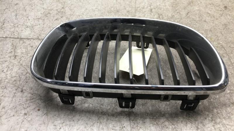 Calandre gauche BMW SERIE 1 E81 Diesel - 1