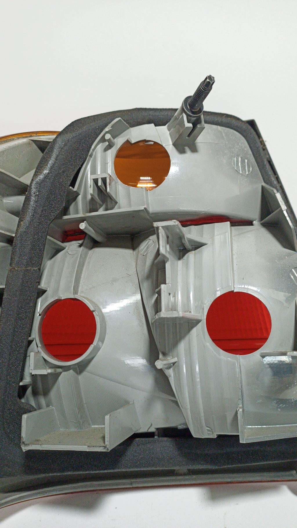 Fanale posteriore principale destro (luci) BMW SERIE 3 E46 PHASE 1 Diésel - 1
