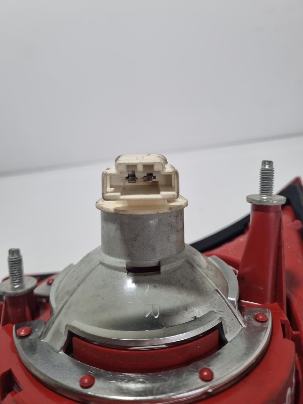 Feu arriere secondaire droit (feux) VOLKSWAGEN GOLF 5 Essence - 1
