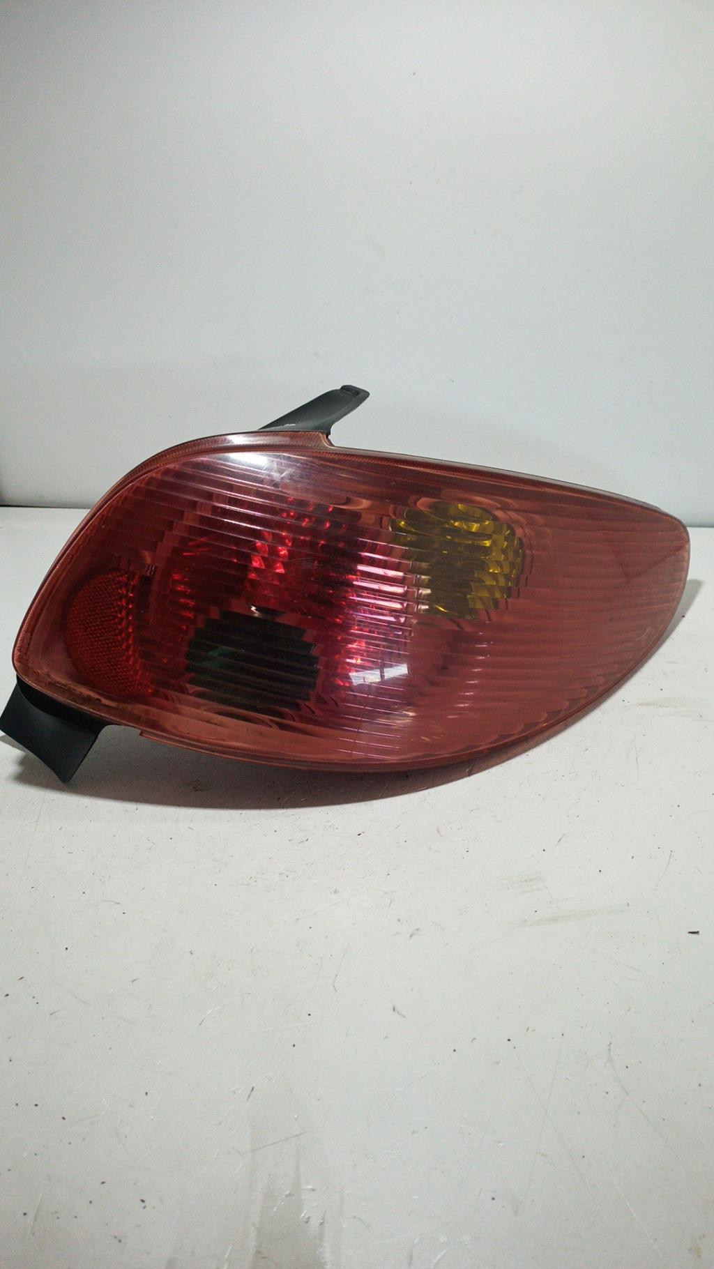 Fanale posteriore principale destro (luci) PEUGEOT 104 Gasolina - 1