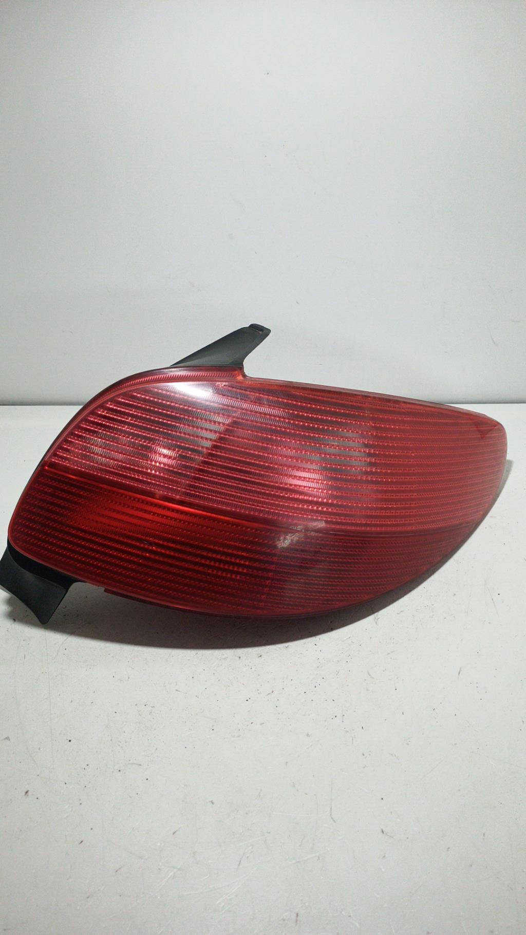 Fanale posteriore principale destro (luci) PEUGEOT 206 PHASE 1 Diésel - 1
