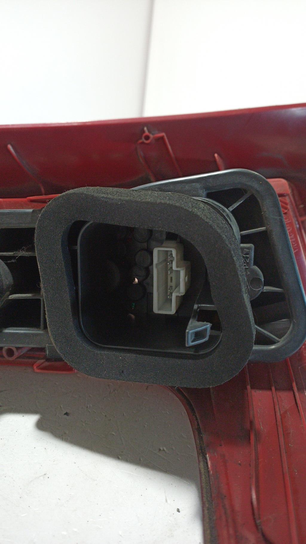 Fanale posteriore principale destro (luci) PEUGEOT 206 PHASE 2 BREAK Diésel - 1