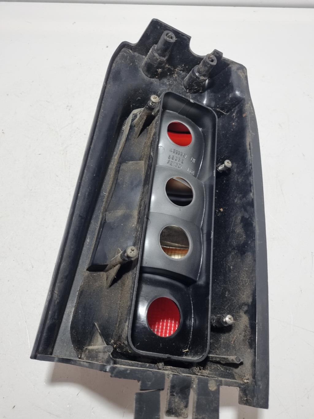 Fanale posteriore principale sinistro (luci) CHRYSLER VOYAGER 1  - 1