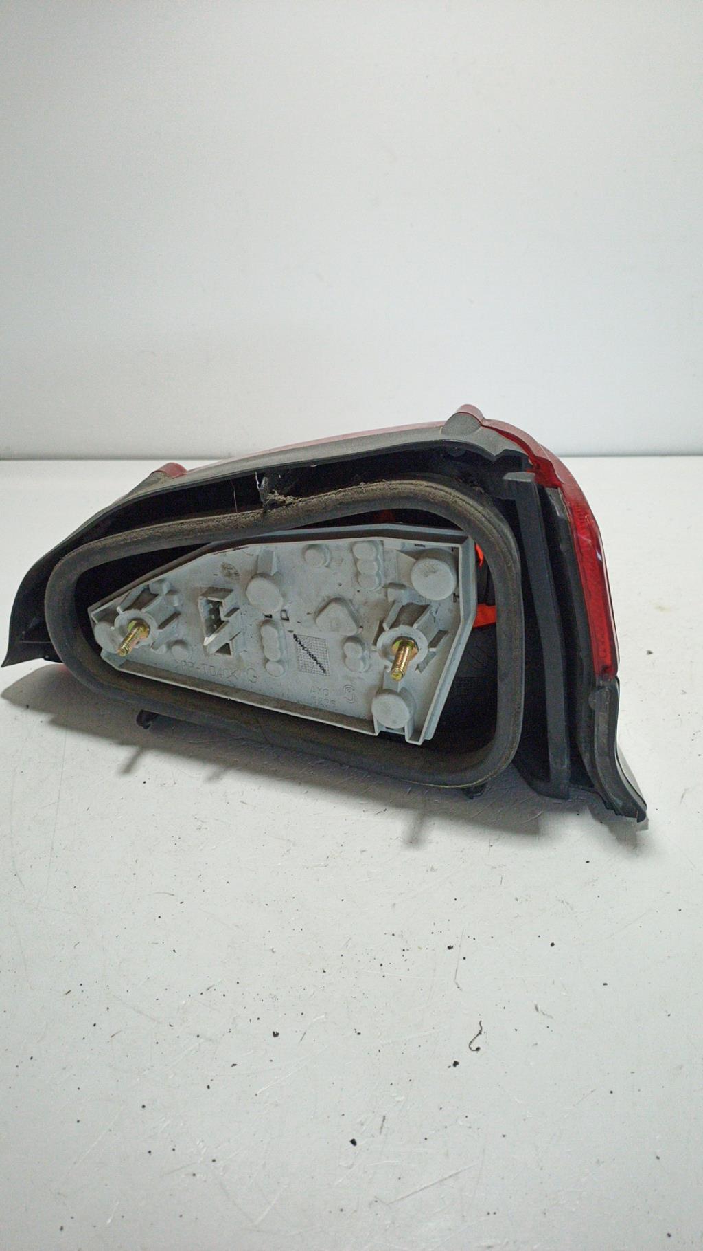 Fanale posteriore principale sinistro (luci) PEUGEOT 106 PHASE 1 Diésel - 1