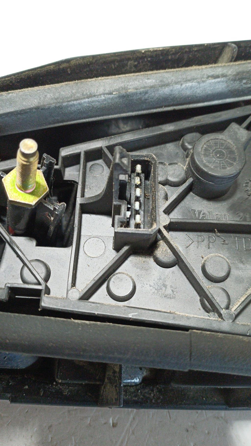 Fanale posteriore principale sinistro (luci) PEUGEOT 106 PHASE 2 Gasolina - 1