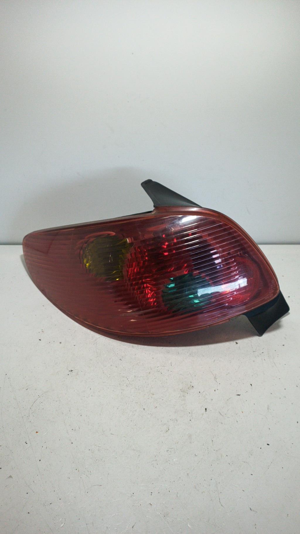 Fanale posteriore principale sinistro (luci) PEUGEOT 206 PHASE 1 Diésel - 1