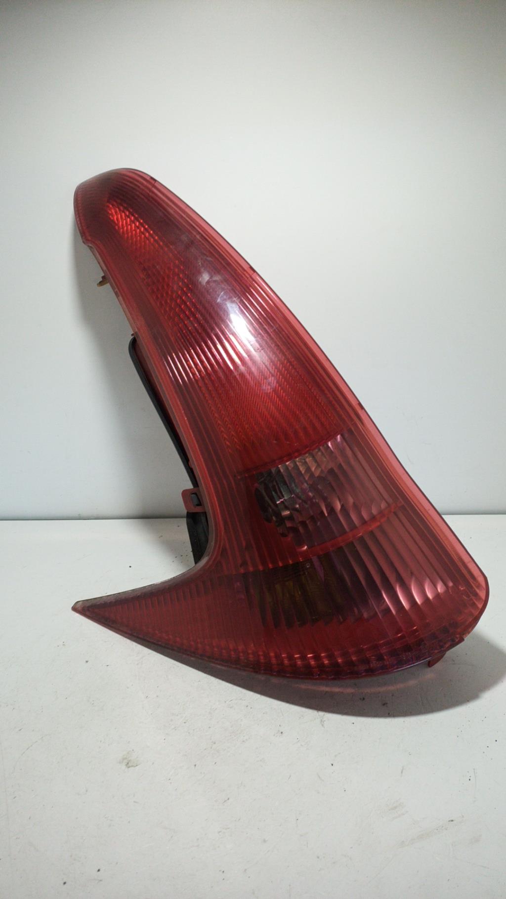Fanale posteriore principale sinistro (luci) PEUGEOT 206 PHASE 2 BREAK Diésel - 1