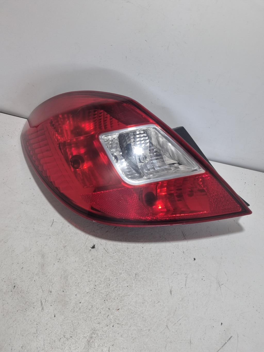 Fanale posteriore principale sinistro (luci) OPEL CORSA D PHASE 1 Diésel - 1