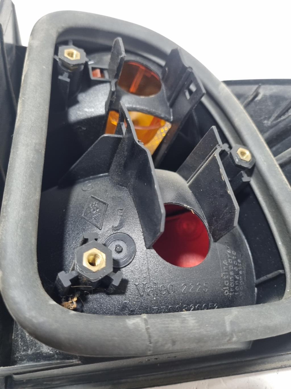 Fanale posteriore principale sinistro (luci) RENAULT LAGUNA 1 PHASE 1 Gasolina - 1