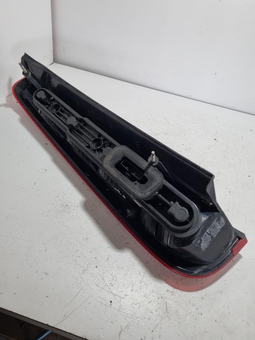 Fanale posteriore principale destro (luci) FORD C-MAX 1 PHASE 1 Diésel - 1
