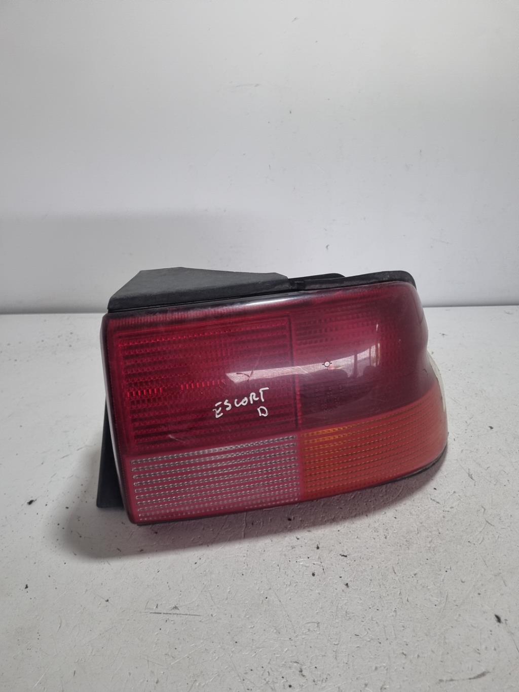 Fanale posteriore principale destro (luci) FORD ESCORT 6 Gasolina - 1