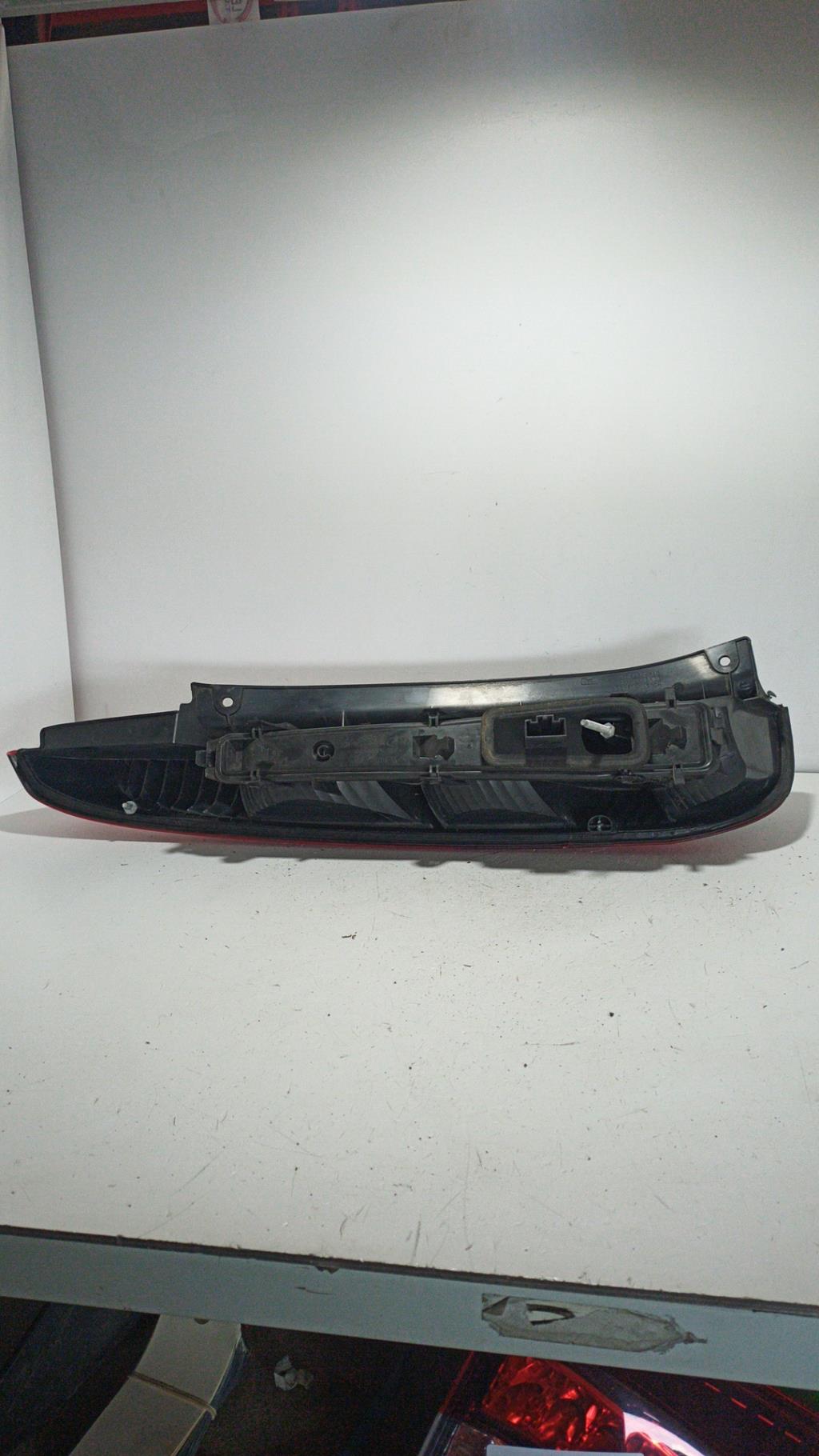 Fanale posteriore principale destro (luci) FORD FIESTA 5 PHASE 1 Gasolina - 1