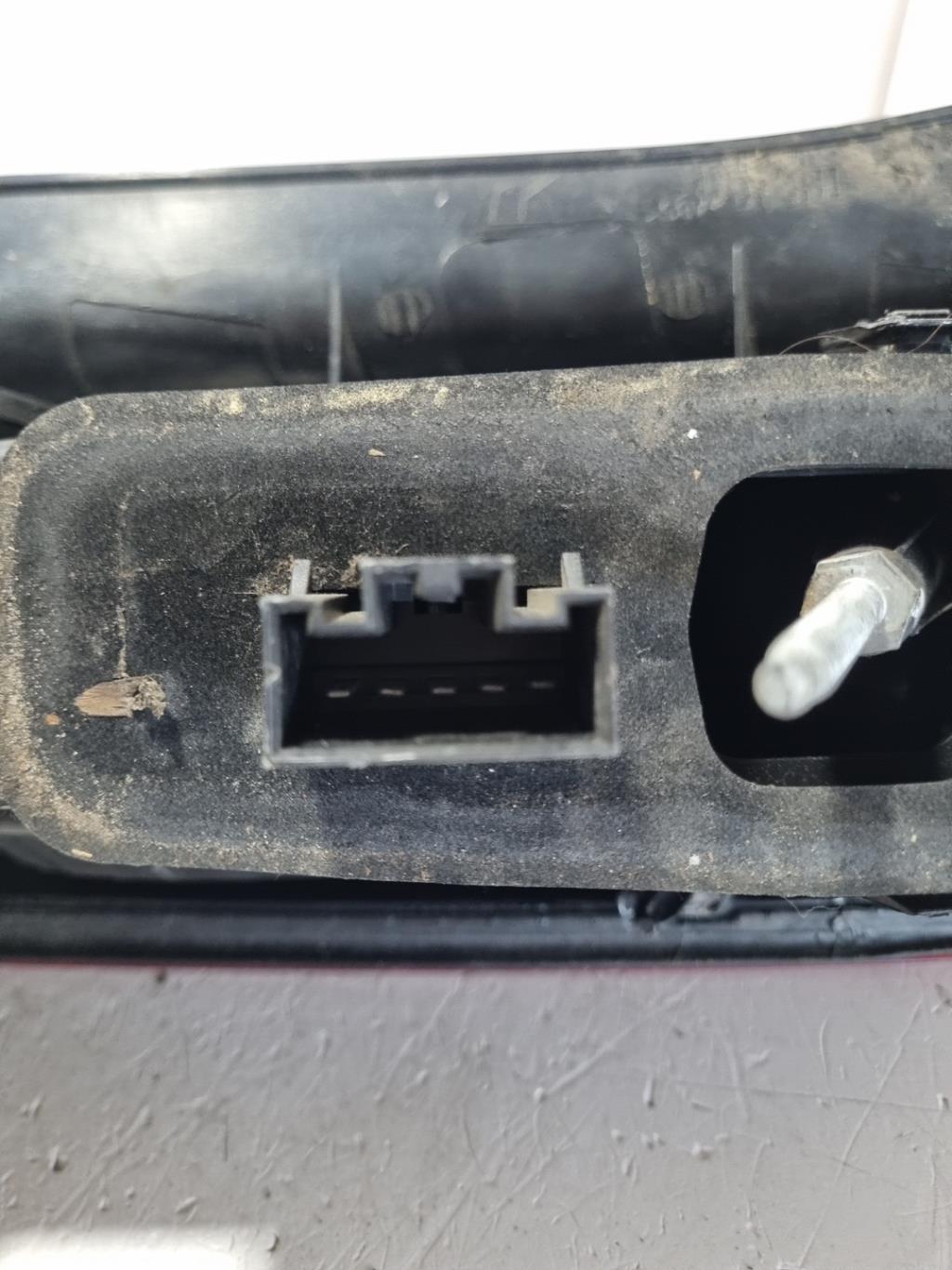 Fanale posteriore principale destro (luci) FORD FIESTA 5 PHASE 1 Gasolina - 1