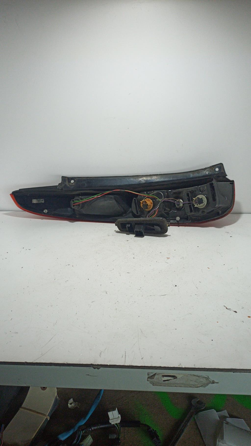 Fanale posteriore principale destro (luci) FORD FIESTA 5 PHASE 2 Gasolina - 1